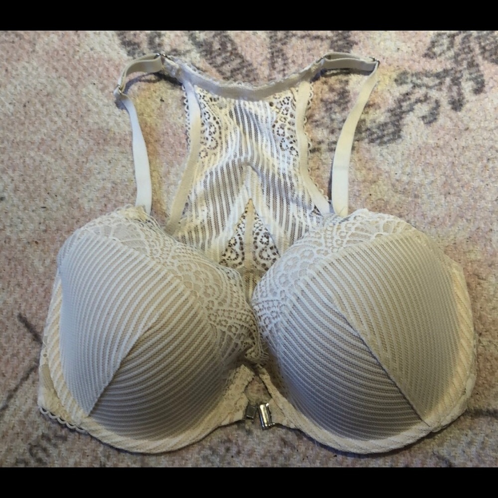 Victoria's Secret 32DDD Lace Bra ♥️